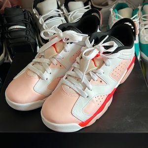 ✨Authentic✨ Air Jordan Low